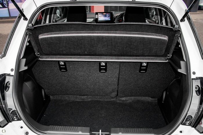 2025 Suzuki Swift Hybrid GLX UZ Pure White