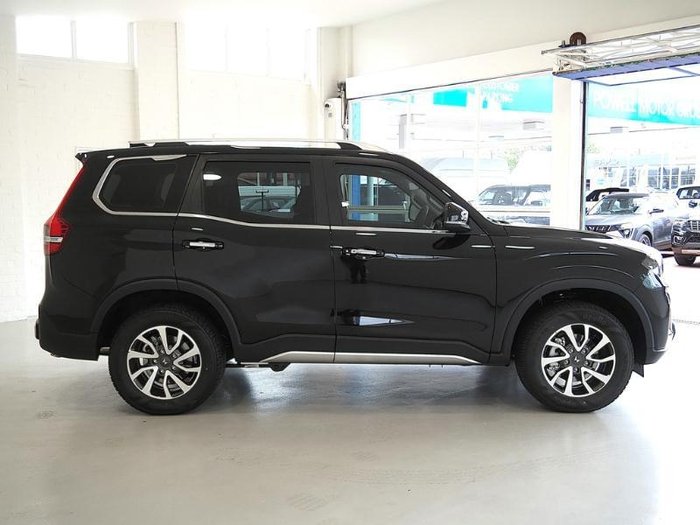 2025 Mahindra Scorpio Z8L+