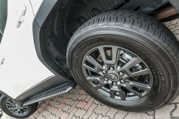 2024 Toyota Landcruiser Prado GX