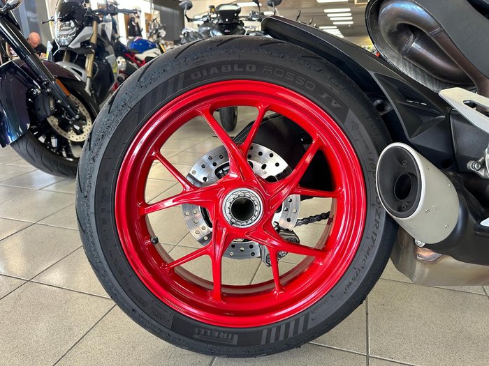 2020 Ducati Panigale V2 Panigale White