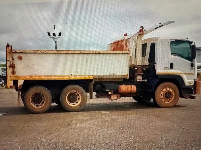 2012 Isuzu F Series FVZ 1400 WHITE