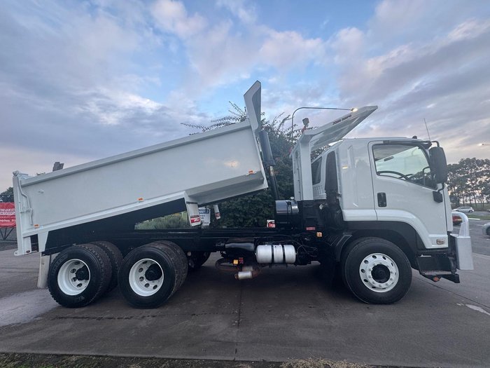 2012 Isuzu F Series FVZ 1400 WHITE