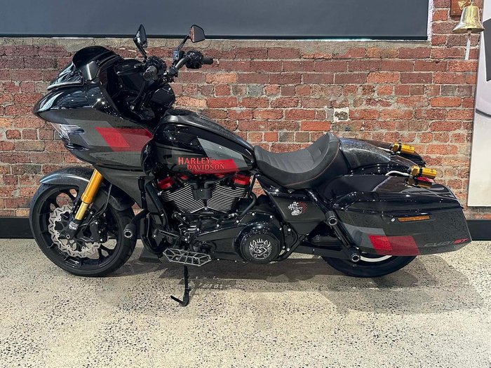 Harley-Davidson CVO Road Glide ST 121 (FLTRXSTSE) Touring