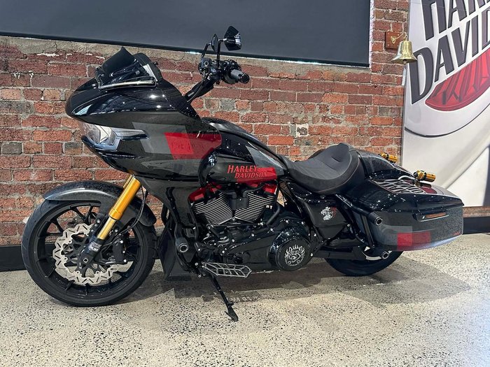 Harley-Davidson CVO Road Glide ST 121 (FLTRXSTSE) Touring