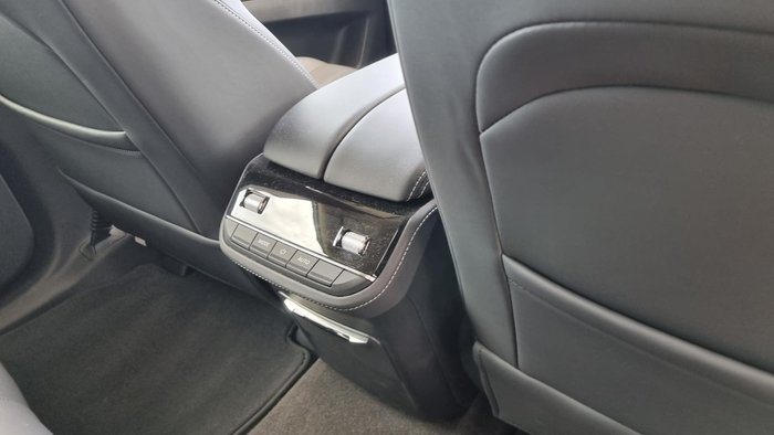 2024 LDV D90 Executive