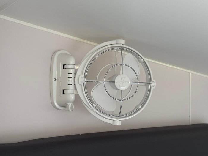 2025 JB Caravans Scorpion Sting 22' Fd Large Ensuite Cafe