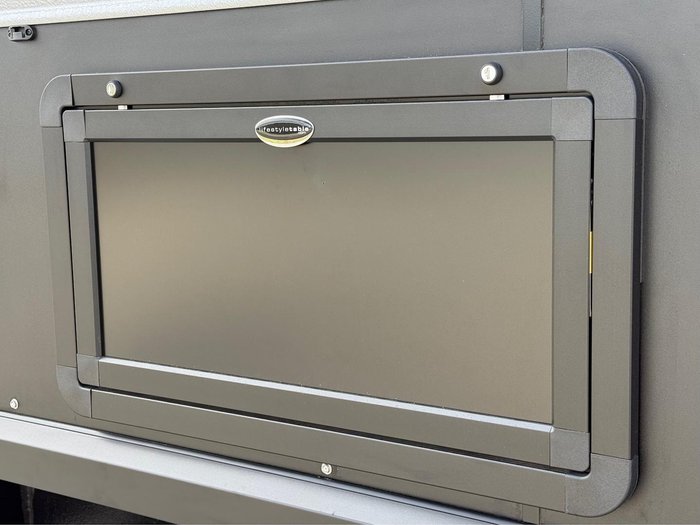 2025 JB Caravans Scorpion Sting 22' Fd Large Ensuite Cafe