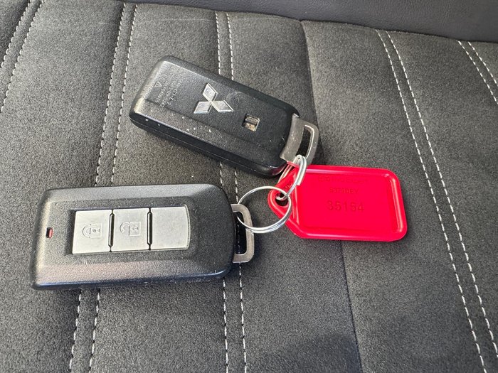 2020 Mitsubishi Outlander LS