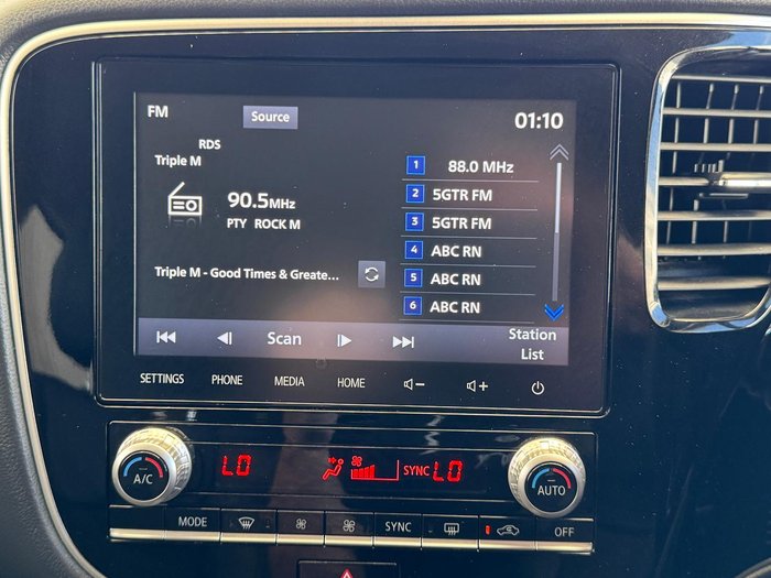 2020 Mitsubishi Outlander LS