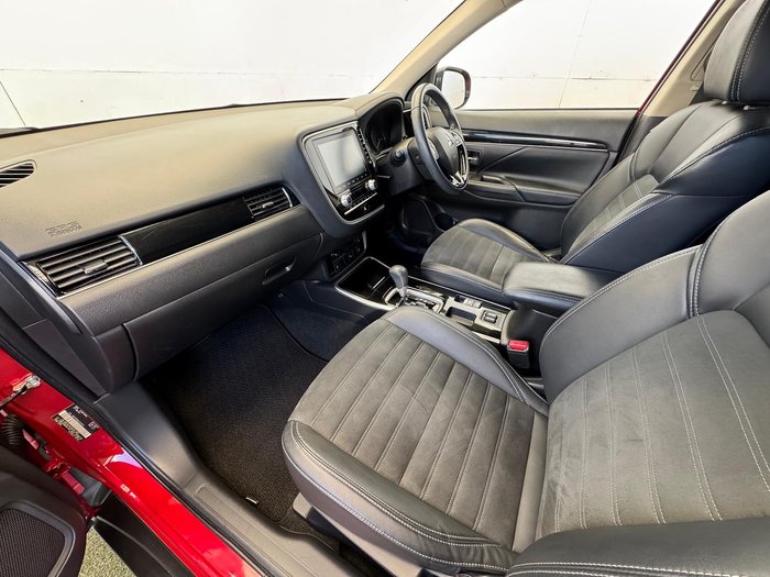 2020 Mitsubishi Outlander LS