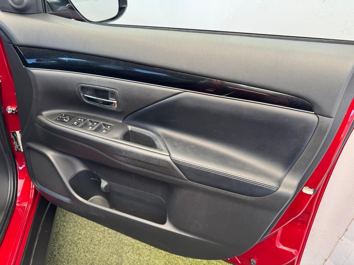 2020 Mitsubishi Outlander LS