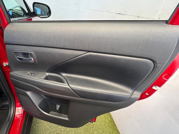 2020 Mitsubishi Outlander LS