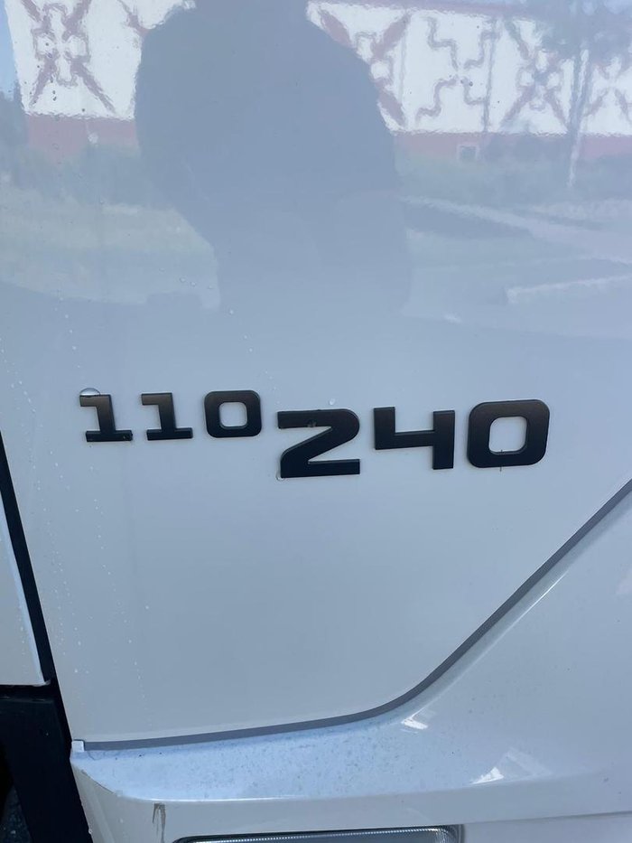 2025 Isuzu F Series FRR 110-240 AM D50