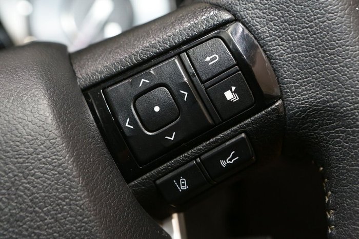 2022 Toyota Hilux SR5