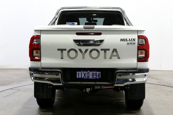 2022 Toyota Hilux SR5