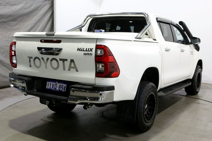 2022 Toyota Hilux SR5