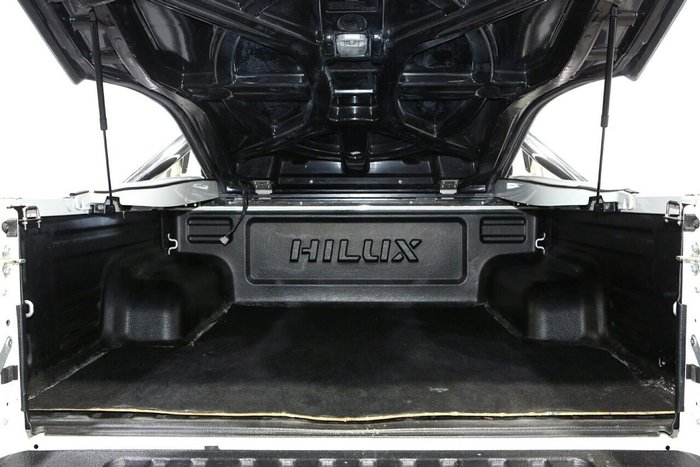 2022 Toyota Hilux SR5