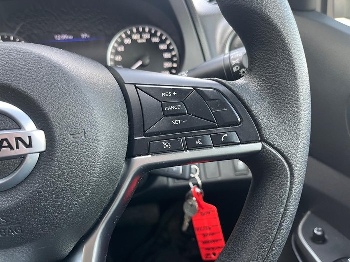 2021 Nissan Navara SL