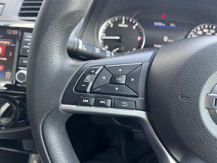 2021 Nissan Navara SL