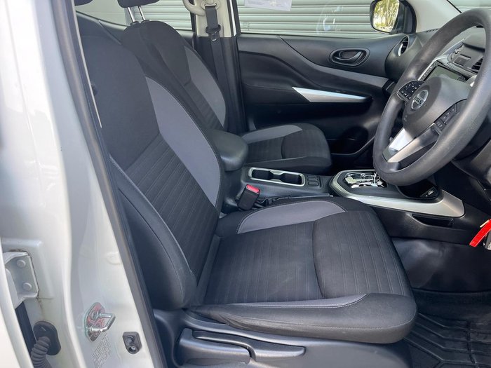 2021 Nissan Navara SL