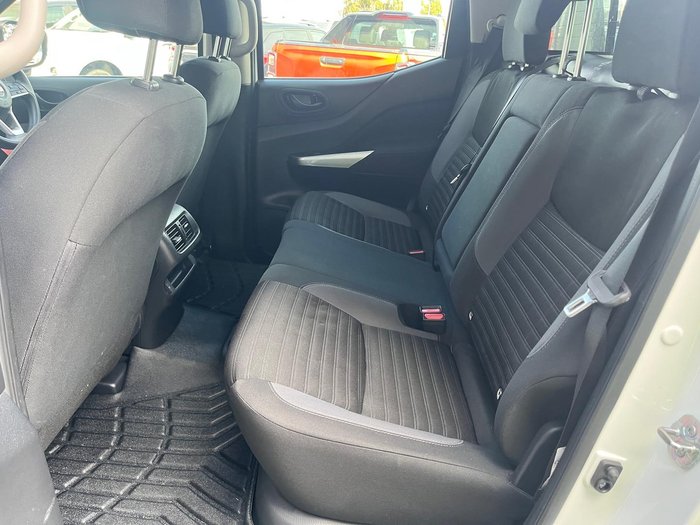 2021 Nissan Navara SL