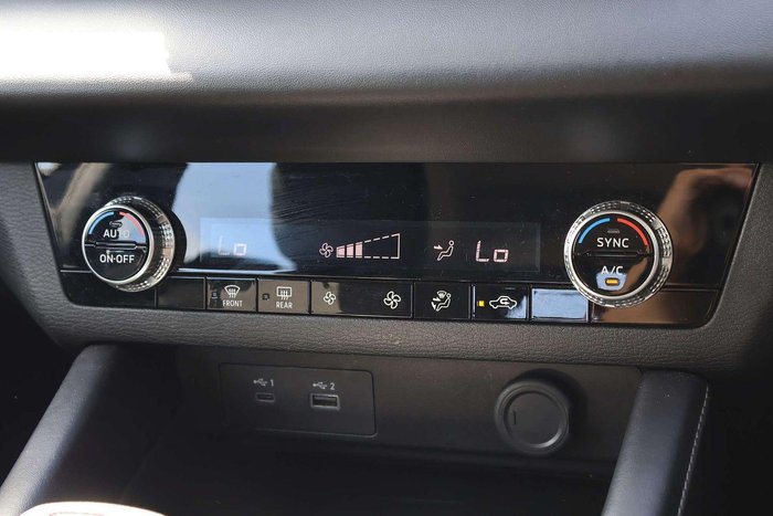 2024 Mitsubishi Outlander ES