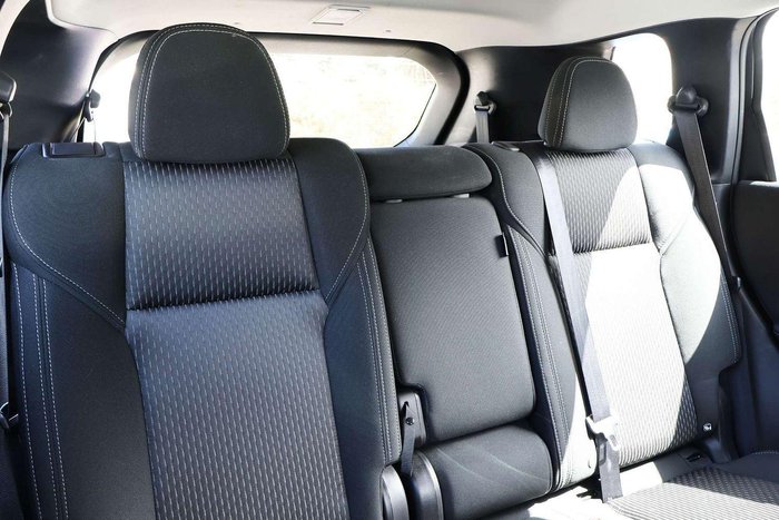 2024 Mitsubishi Outlander ES