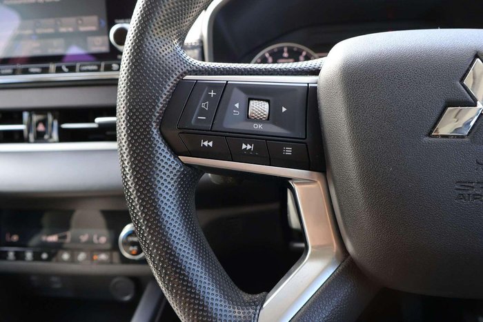 2024 Mitsubishi Outlander ES