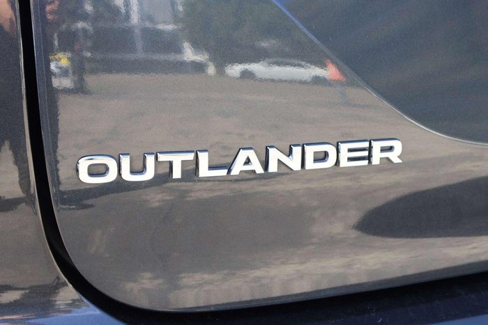 2024 Mitsubishi Outlander ES