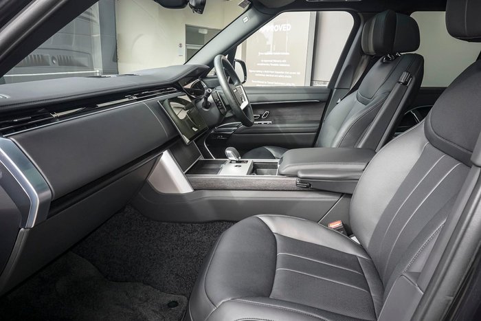 2025 Land Rover Range Rover P530 Autobiography