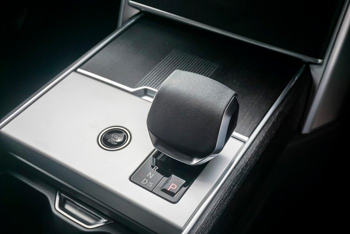 2025 Land Rover Range Rover P530 Autobiography