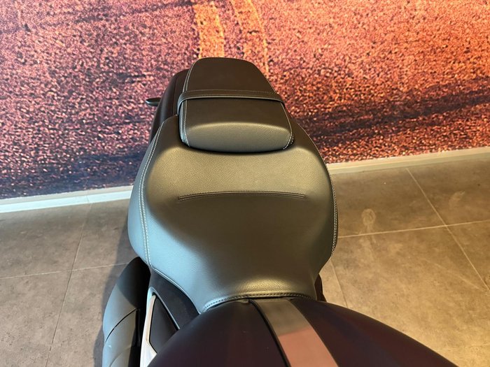 2025 Triumph Rocket 3 R Storm Rocket Blue