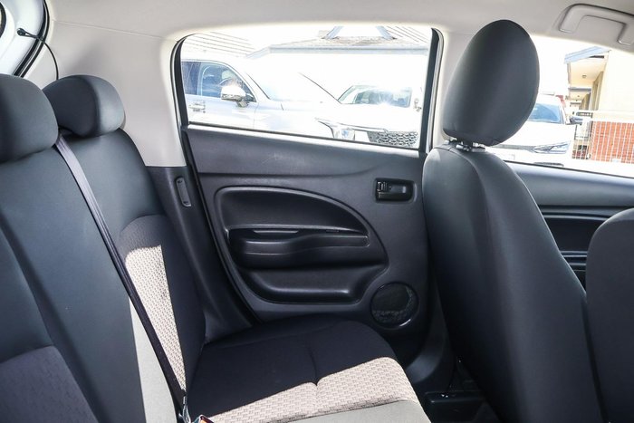 2016 Mitsubishi Mirage ES