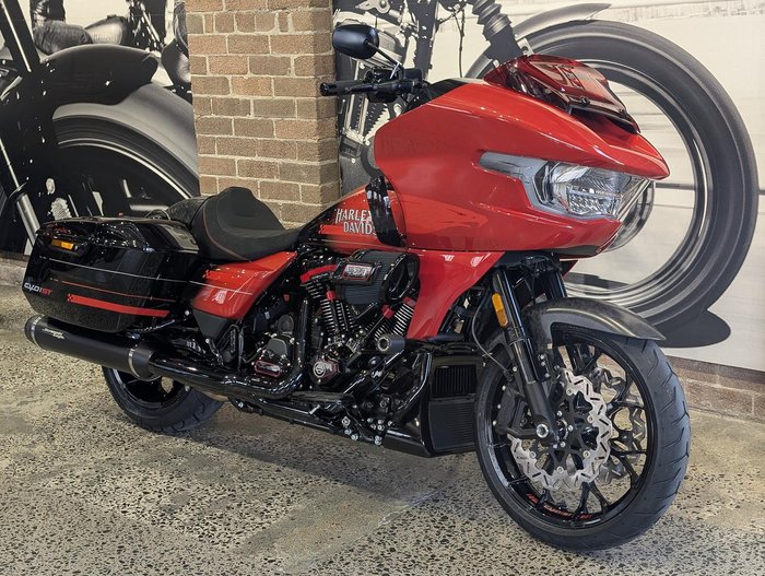 2026 Harley-Davidson CVO Road Glide ST 121 (FLTRXSTSE)