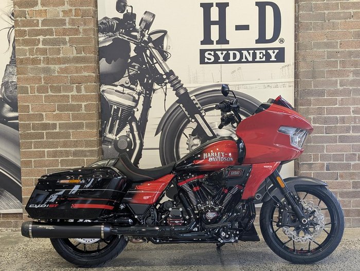 Harley-Davidson CVO Road Glide ST 121 (FLTRXSTSE) Touring