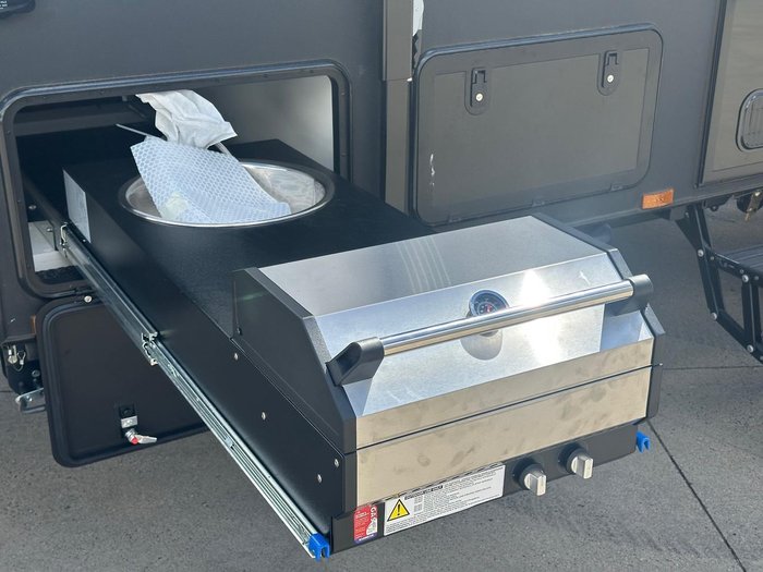 2025 LPT Caravans 1700F- Qb-25