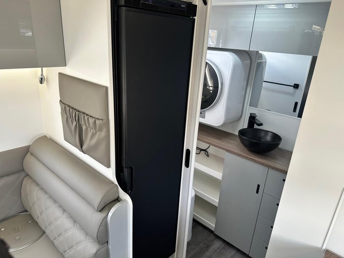 2025 LPT Caravans 1700F- Qb-25