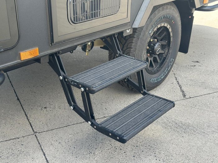 2025 LPT Caravans 1700F- Qb-25