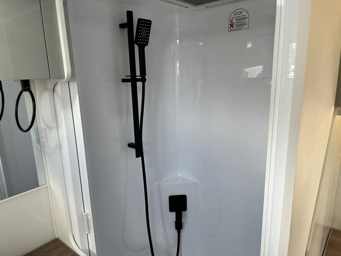 2025 LPT Caravans 1700F- Qb-25