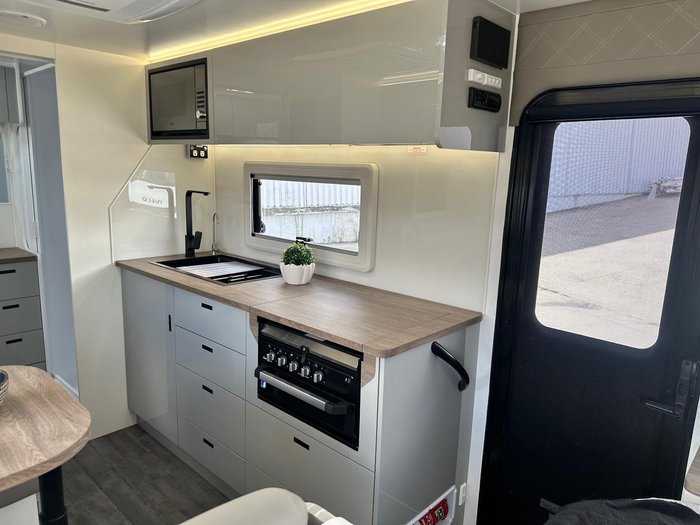 2025 LPT Caravans 1700F- Qb-25