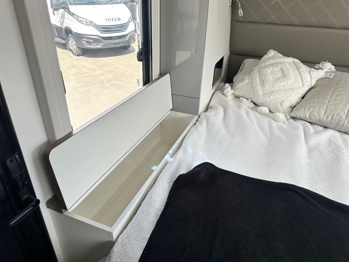 2025 LPT Caravans 1700F- Qb-25