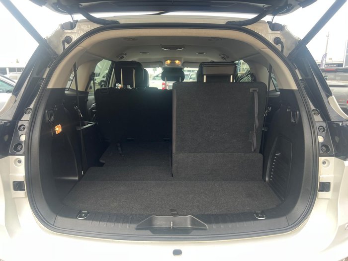 2021 Isuzu MU-X LS-T MY21 4x2 Moonstone White