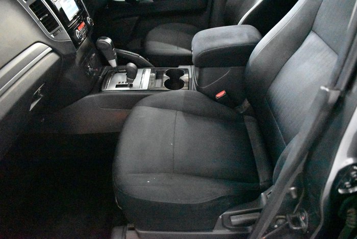 2015 Mitsubishi Pajero GLX