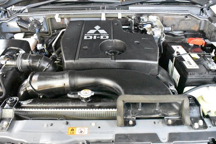 2015 Mitsubishi Pajero GLX