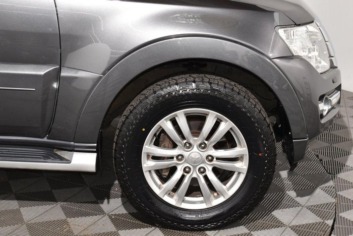 2015 Mitsubishi Pajero GLX