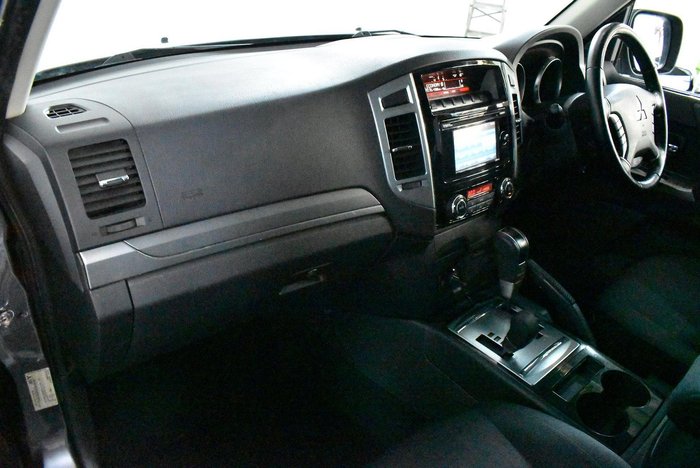 2015 Mitsubishi Pajero GLX