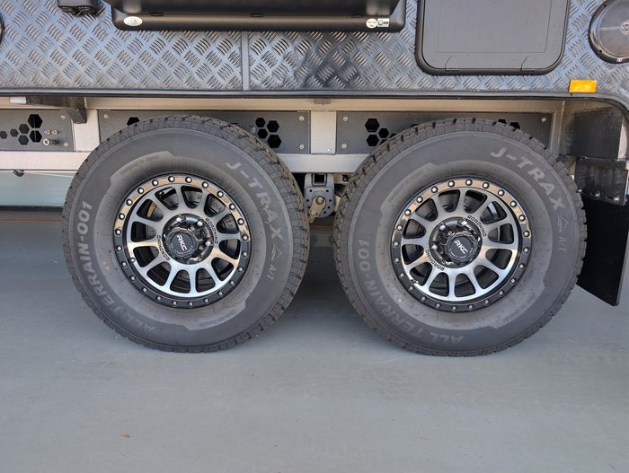 2026 Supreme Territory 2000_R_K1e1_T Cruisemaster Atx Bcs