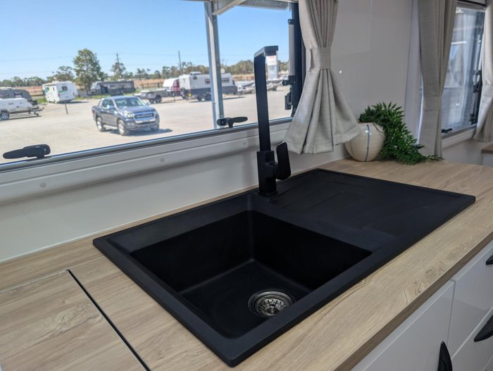 2026 Supreme Territory 2000_R_K1e1_T Cruisemaster Atx Bcs