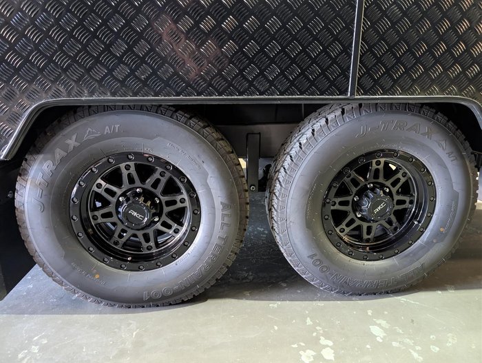 2026 Supreme Classic Tourer 2160_R_K1e1_T