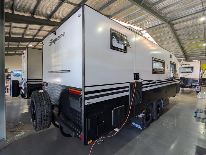 2026 Supreme Classic Tourer 2160_R_K1e1_T